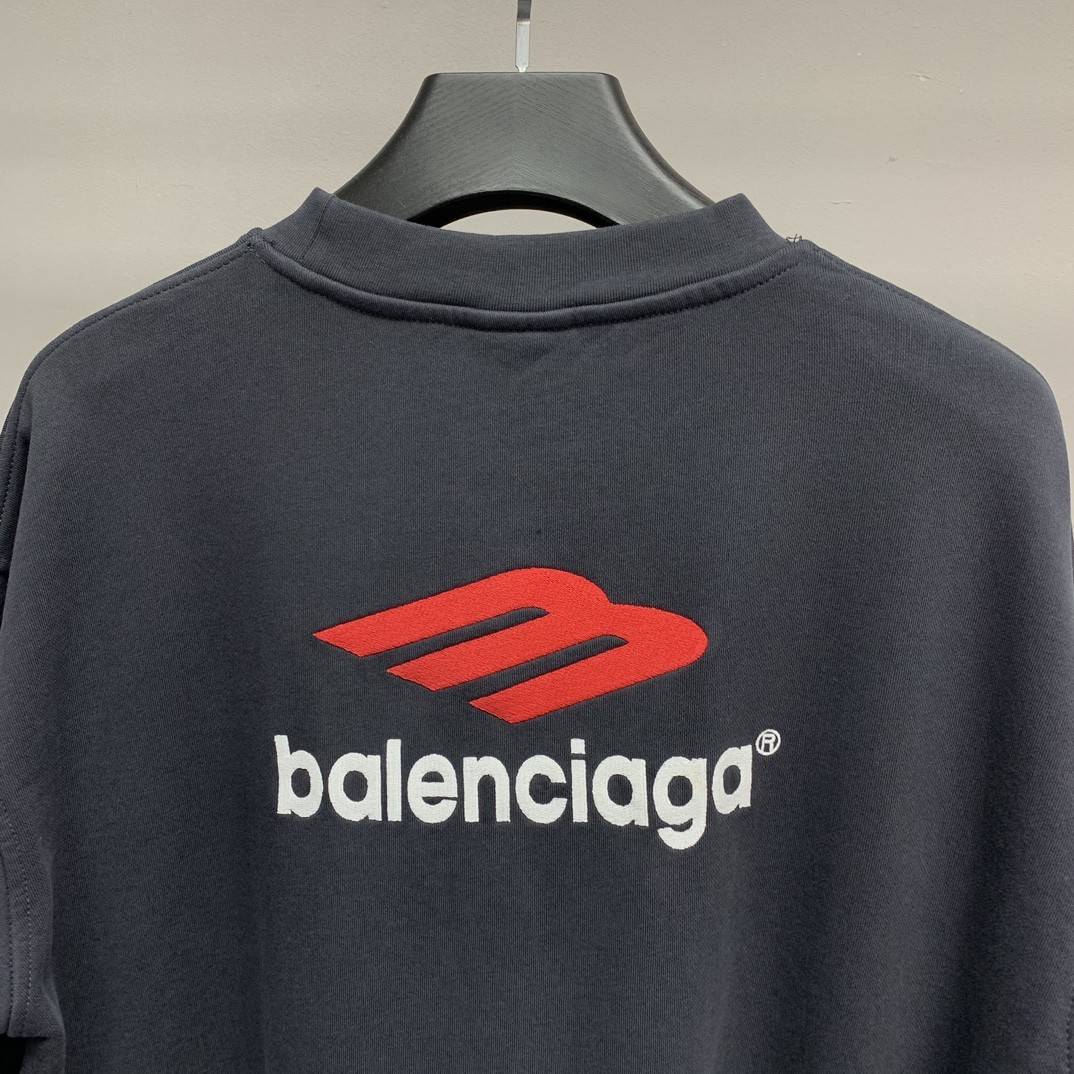 Ba1en*iaga M-shaped sweatshirt