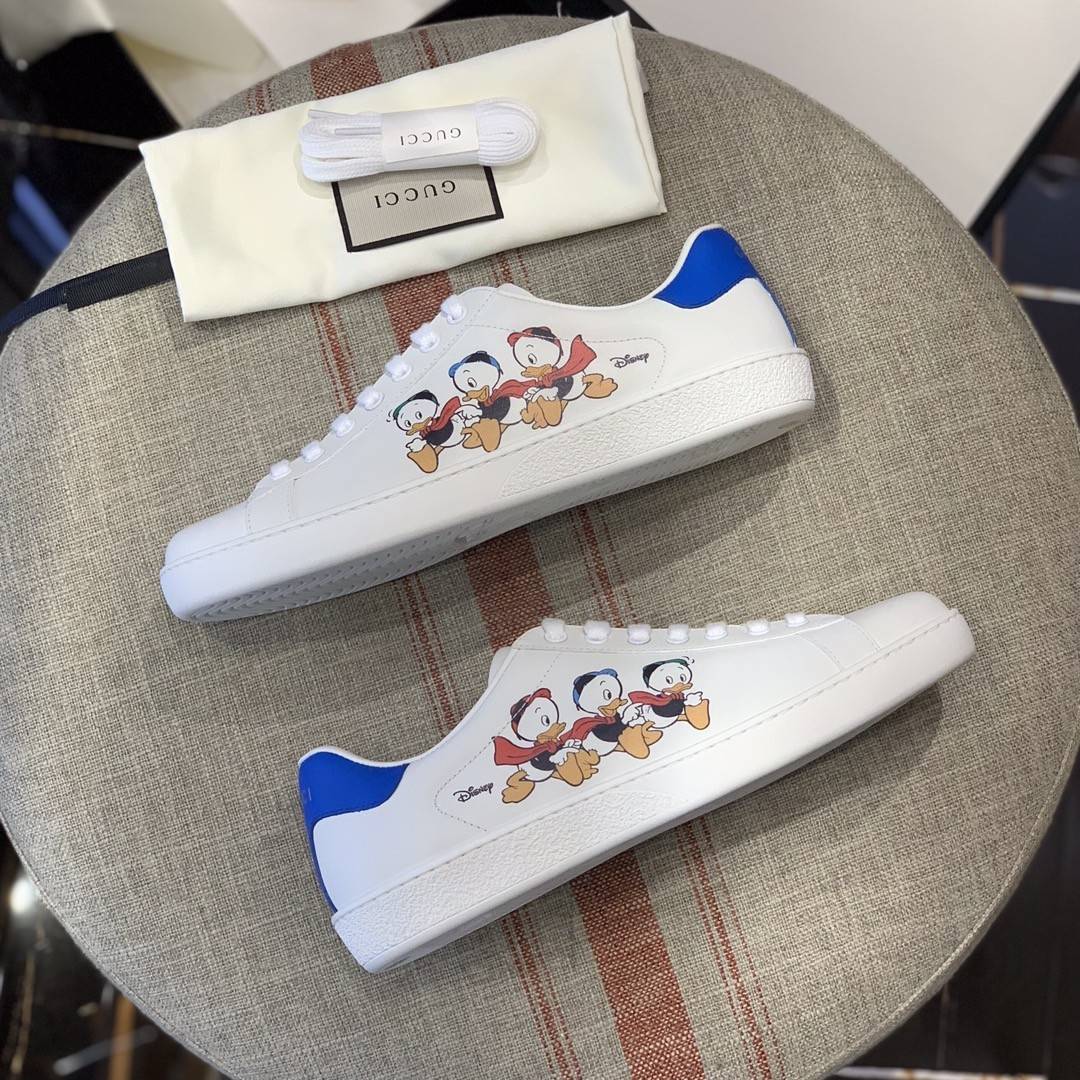 GU*Isneakers S*pport chip phone sensing
