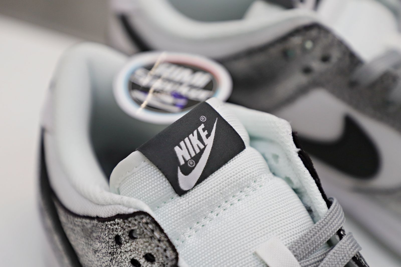 WMNS DUNK LOW