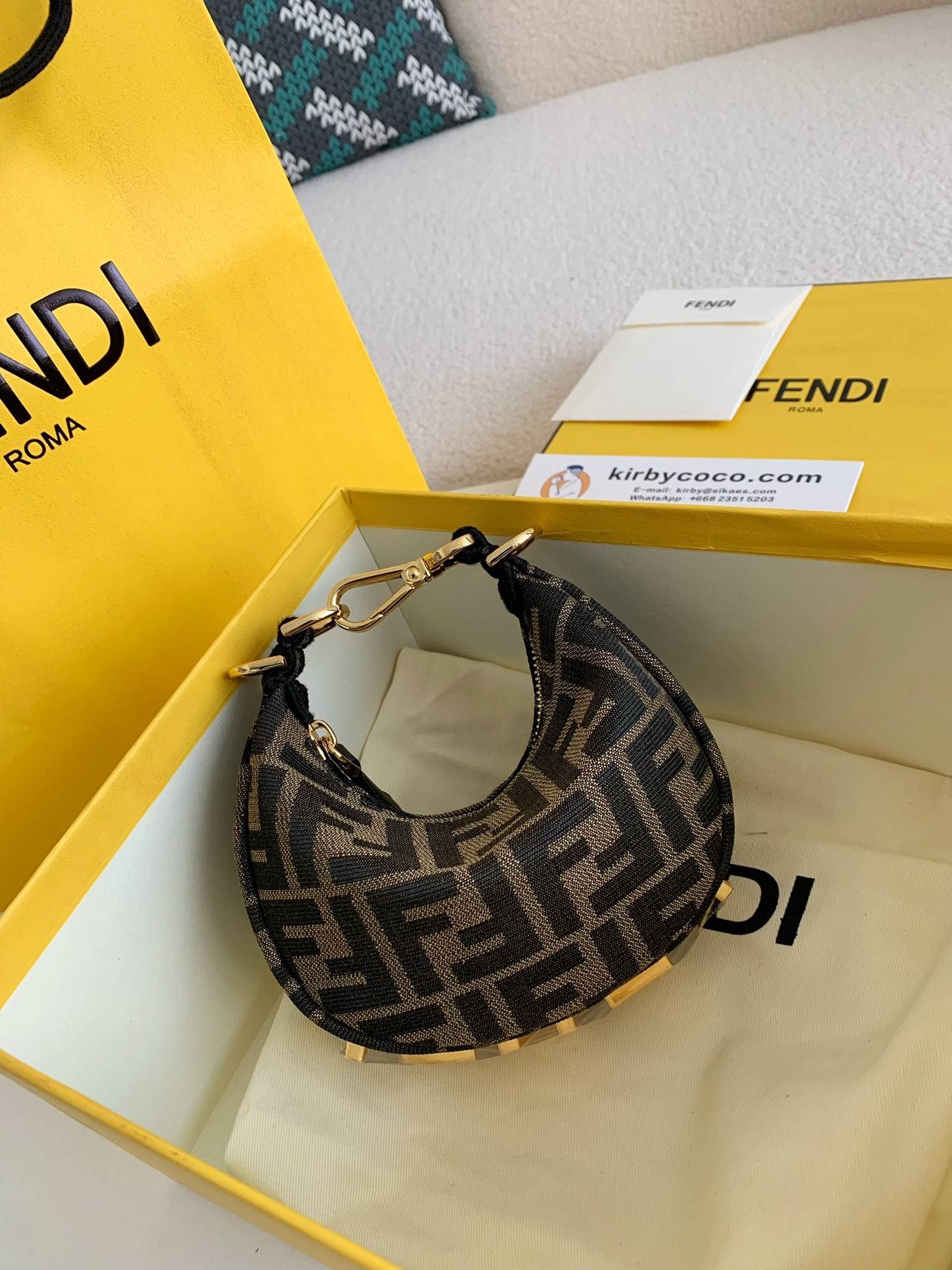 F**di Mini Handbag, Top Quality Size: 16.5 * 14 * 5cm