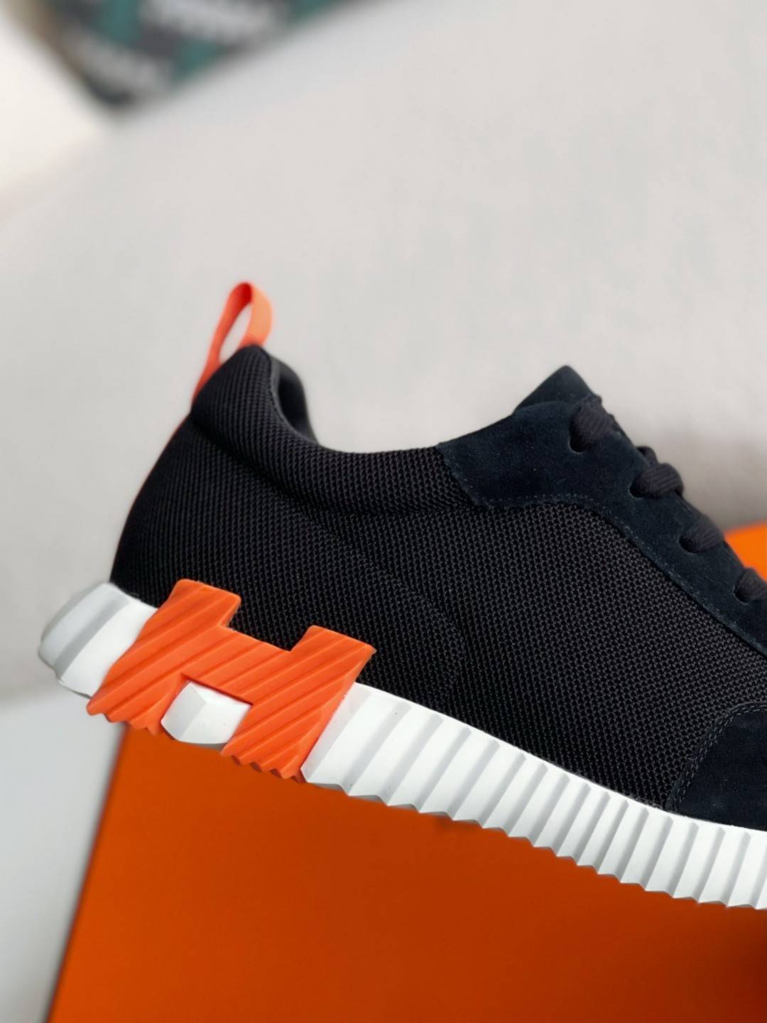 H**me5 Department sneakers