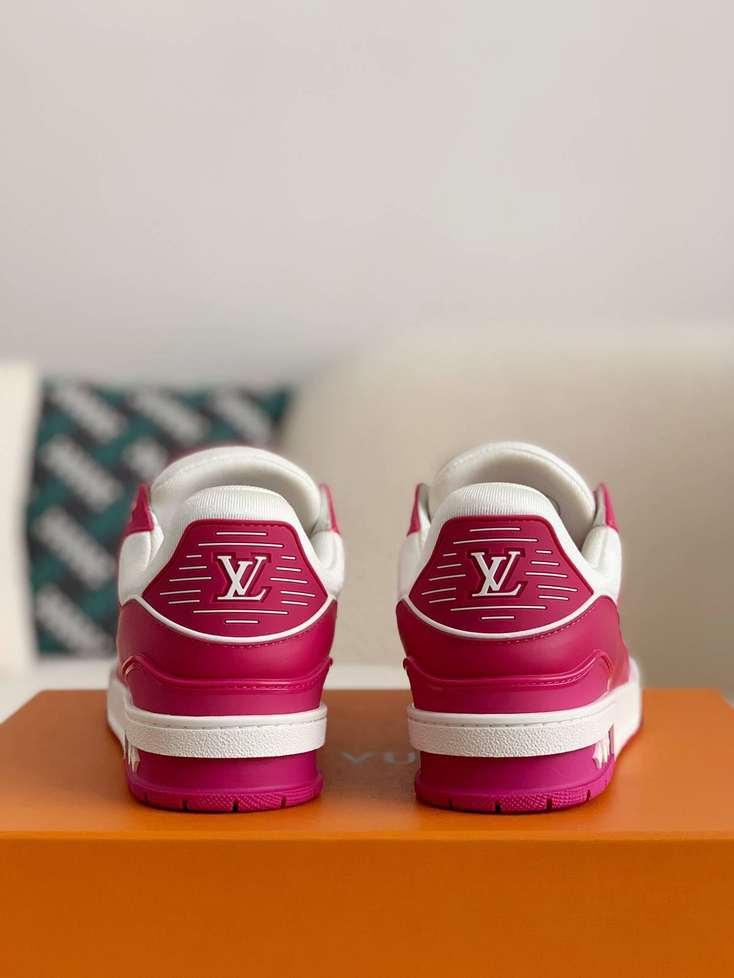 L*V TRAINER Sneakers