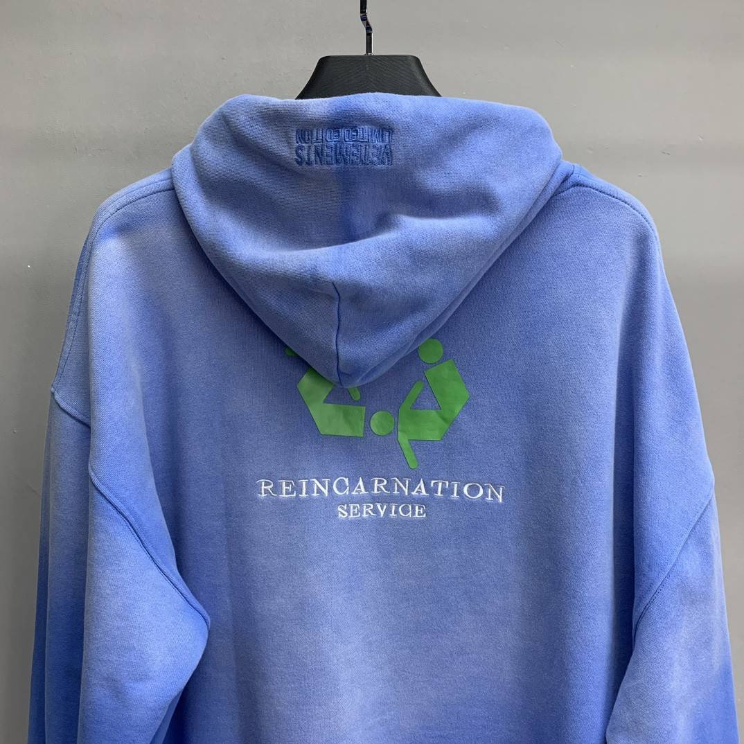 Ba1en*iaga lettered washed sweatshirt