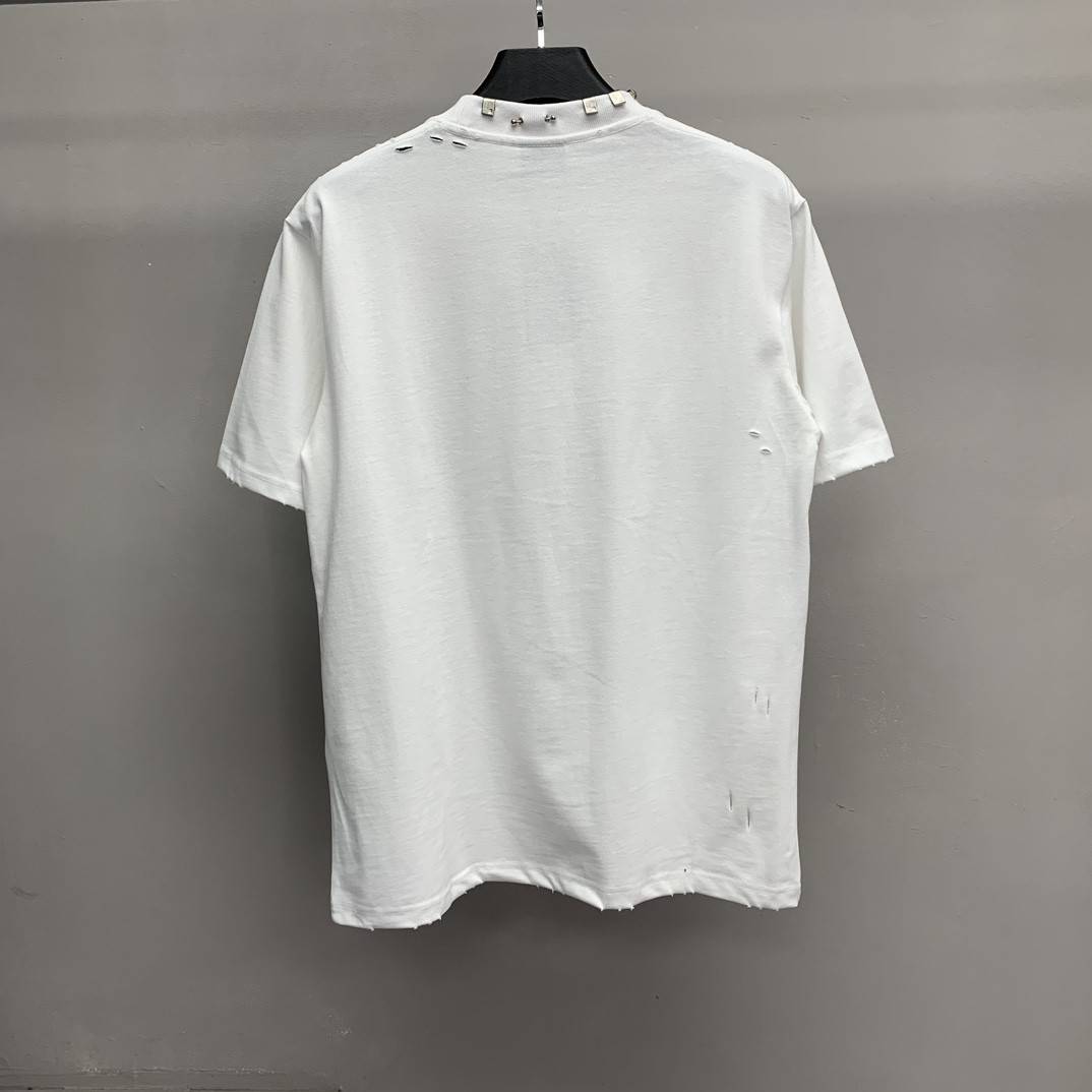 Ba1en*iaga neckline hardware perforated T-shirt
