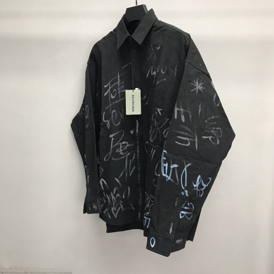 Ba1en*iaga BLCG graffiti long-sleeved shirt
