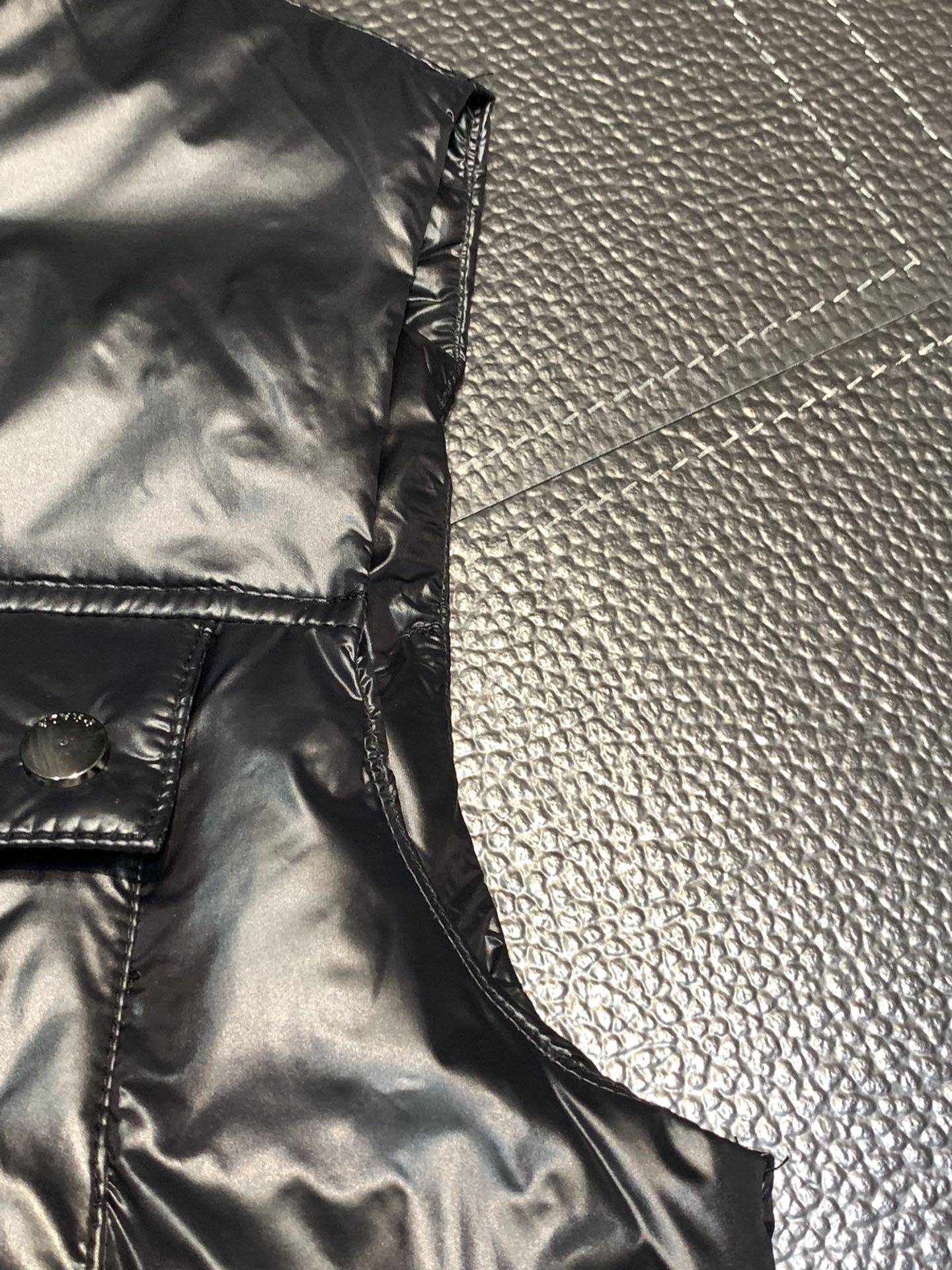 Pra*a turtleneck down vest