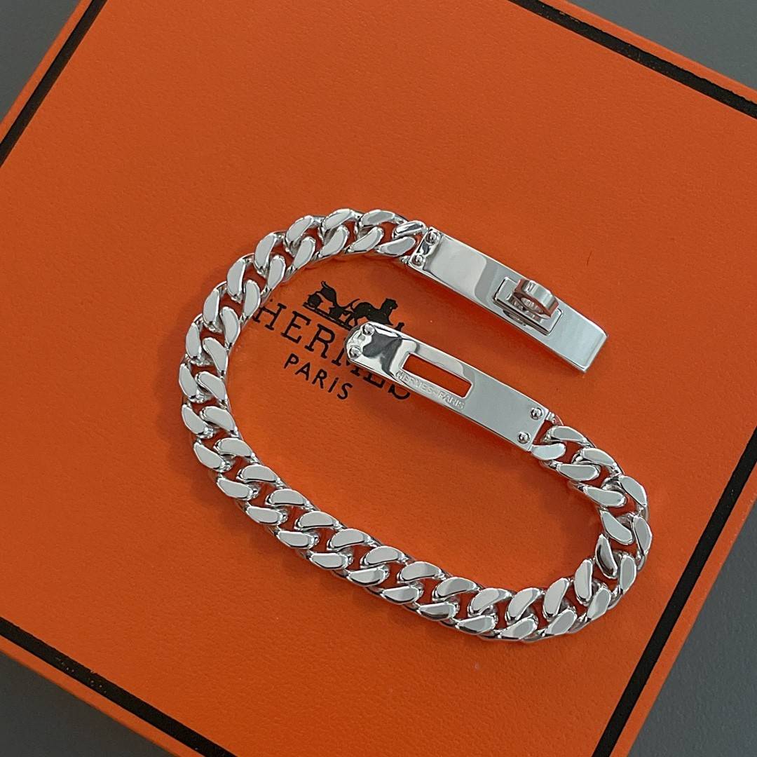 H**me5 thick chain Kelly bracelet