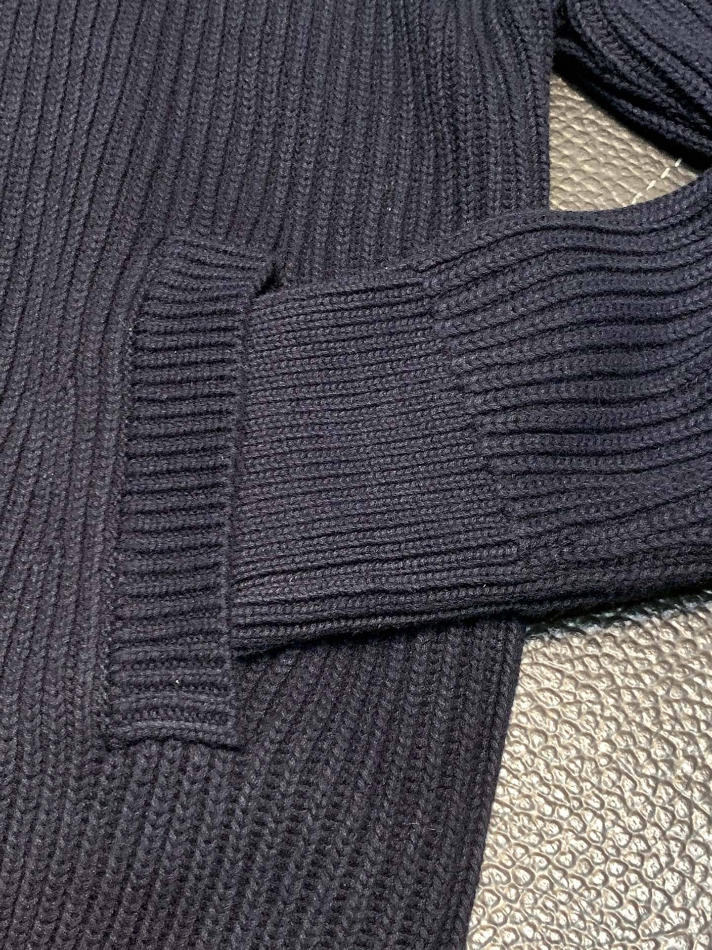 Pra*a knitted sweater jacket