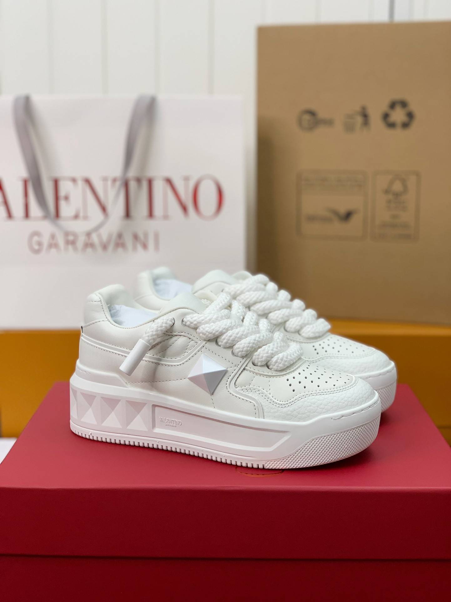 Va1e*ntin0 one stud sneakers