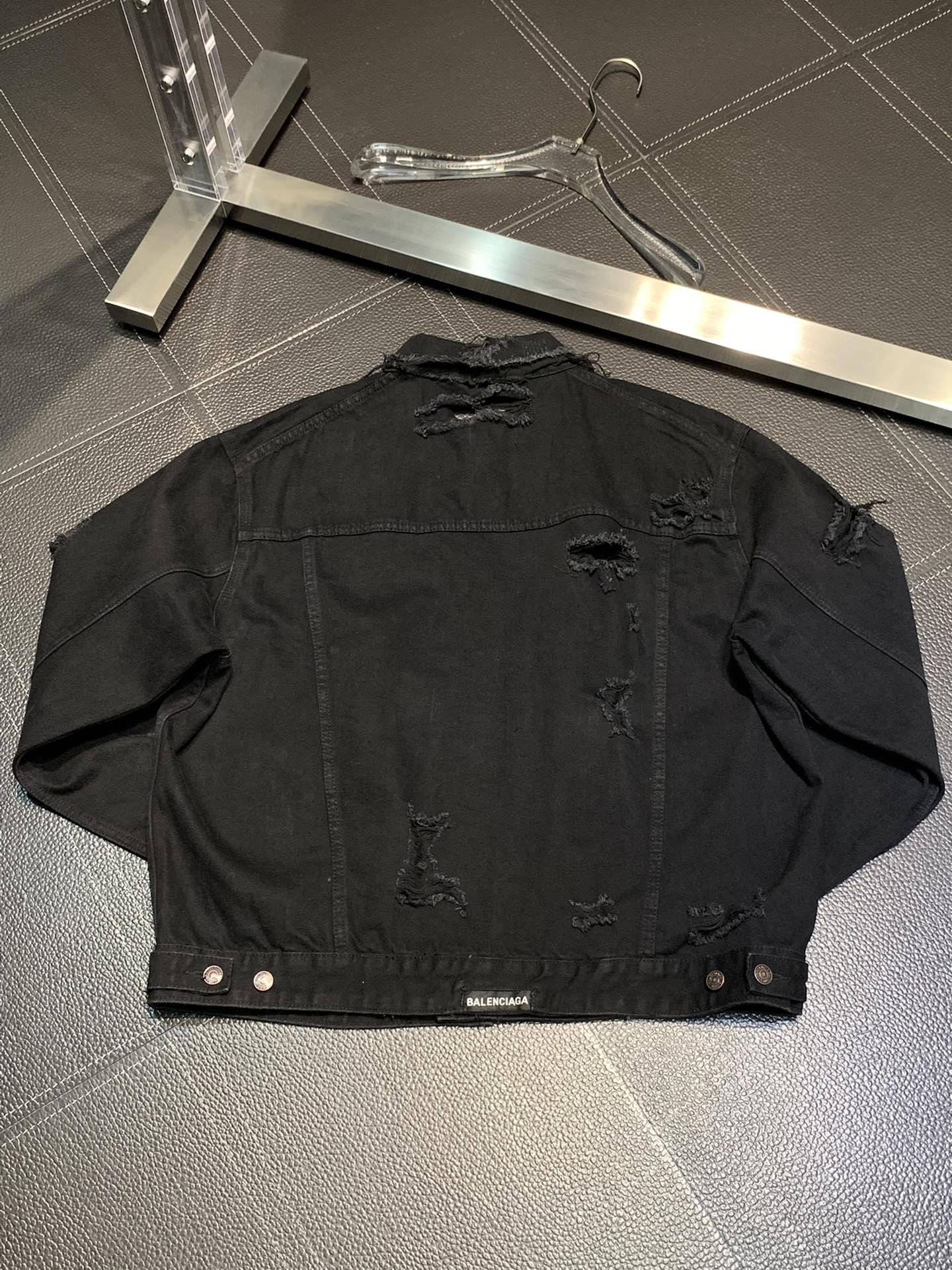 Ba1en*iaga  ripped denim jacket