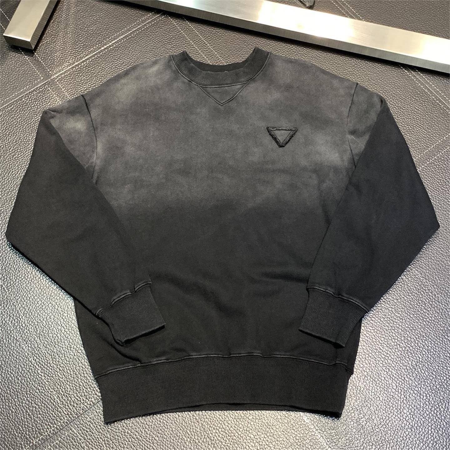 Pra*a men's casual sweatshirt