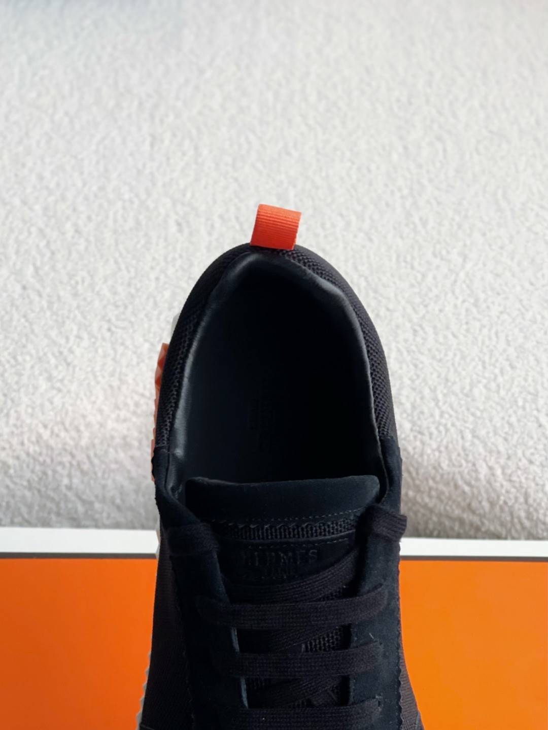 H**me5 Department sneakers