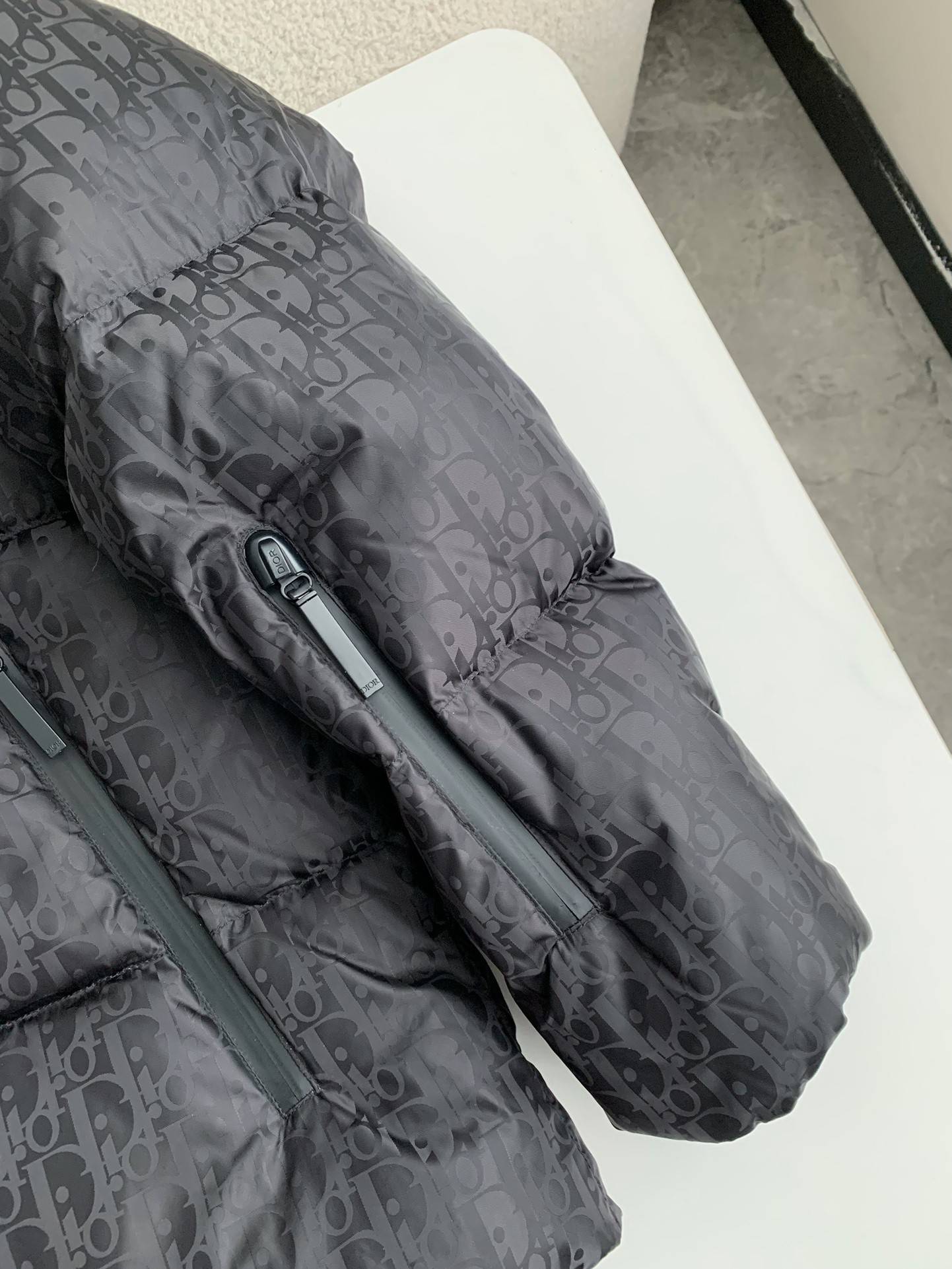 D10r Logo Printed Down Jacket
