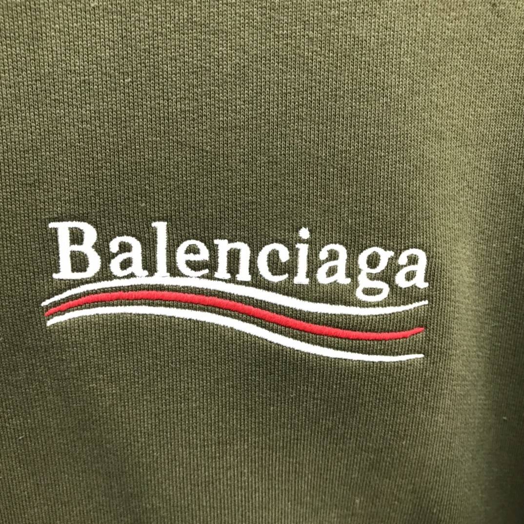 Ba1en*iaga cola lettered hoodie
