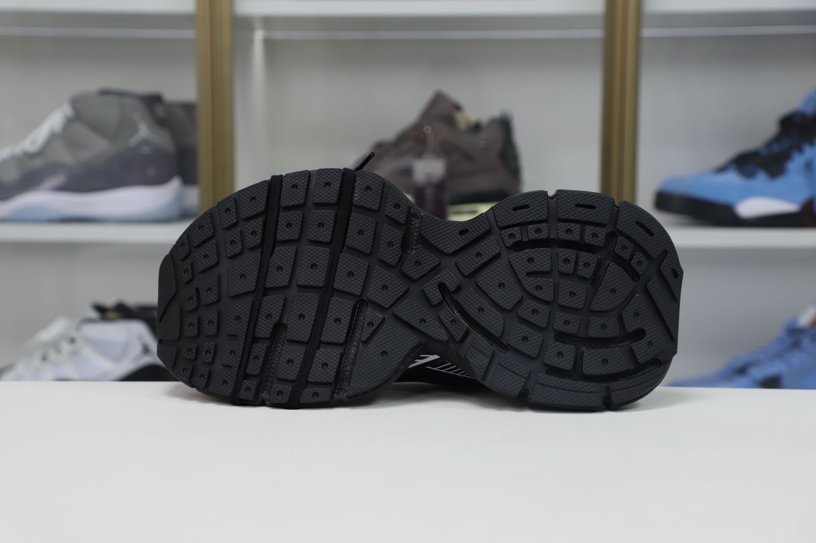 Ba1en*iaga PHANTOM SNEAKER
