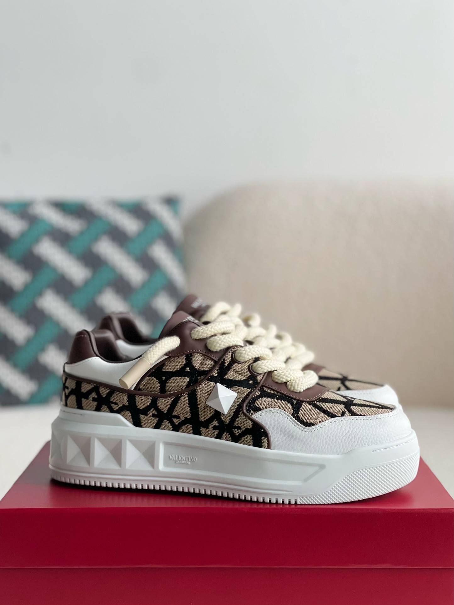 Va1e*ntin0 One Stud Sneakers