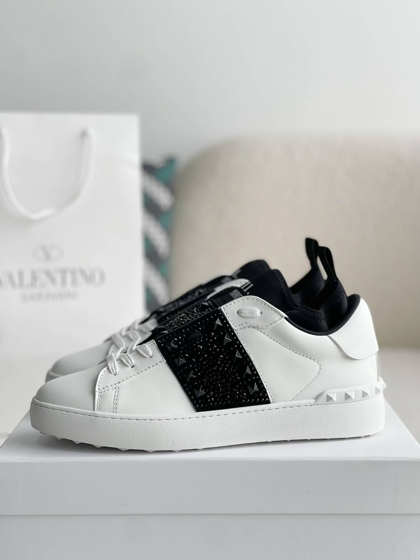 Va1e*ntin0 One Stud Sneakers