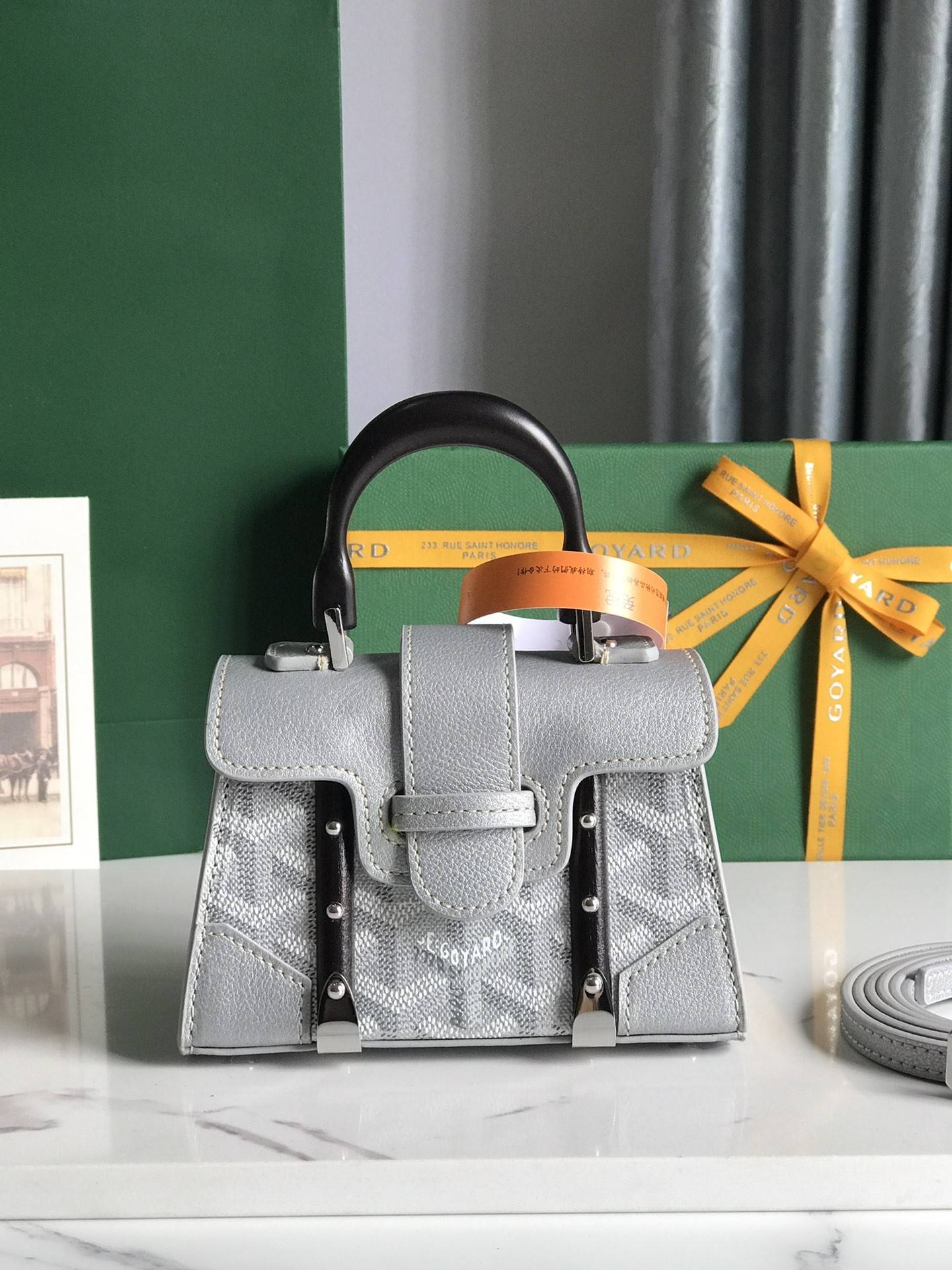 G09ard Saigon nano bag, top quality! Size: 14.5 * 11.5 * 7.5cm