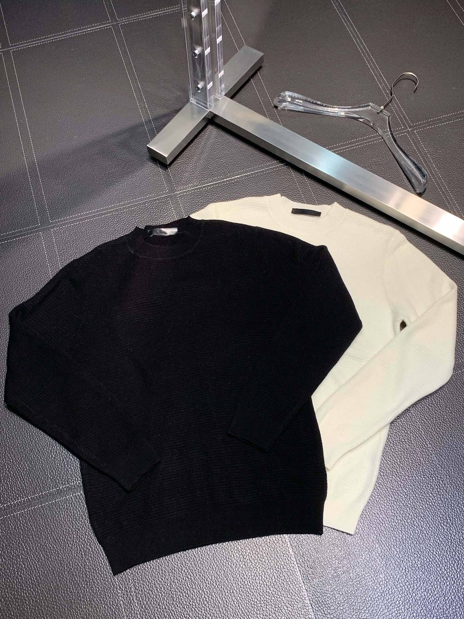 Pra*a Knitted sweaters