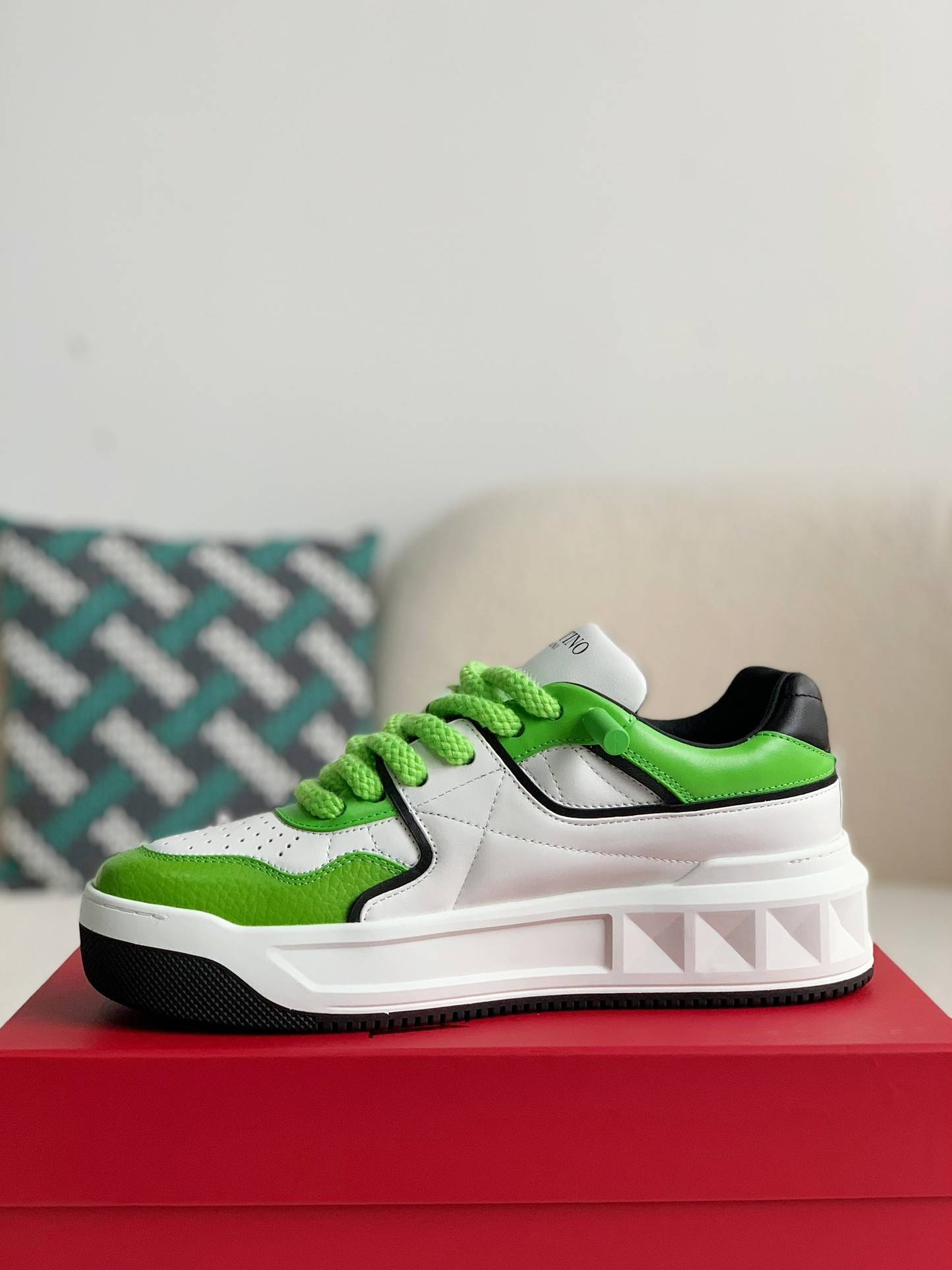 Va1e*ntin0 One Stud Sneakers