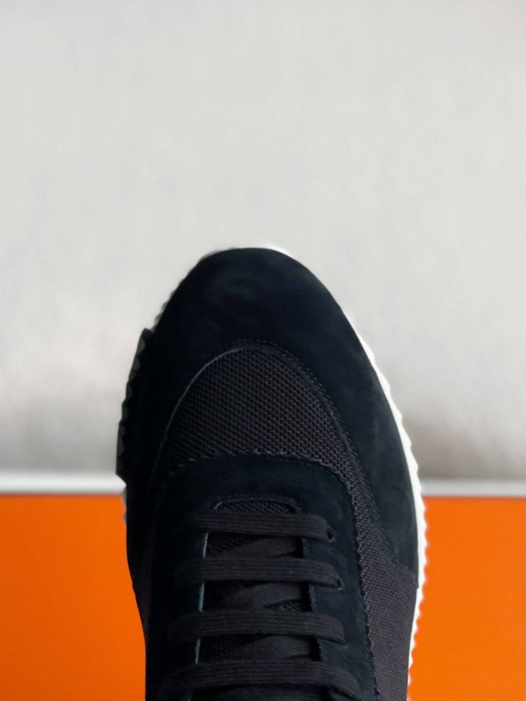 H**me5 Department sneakers