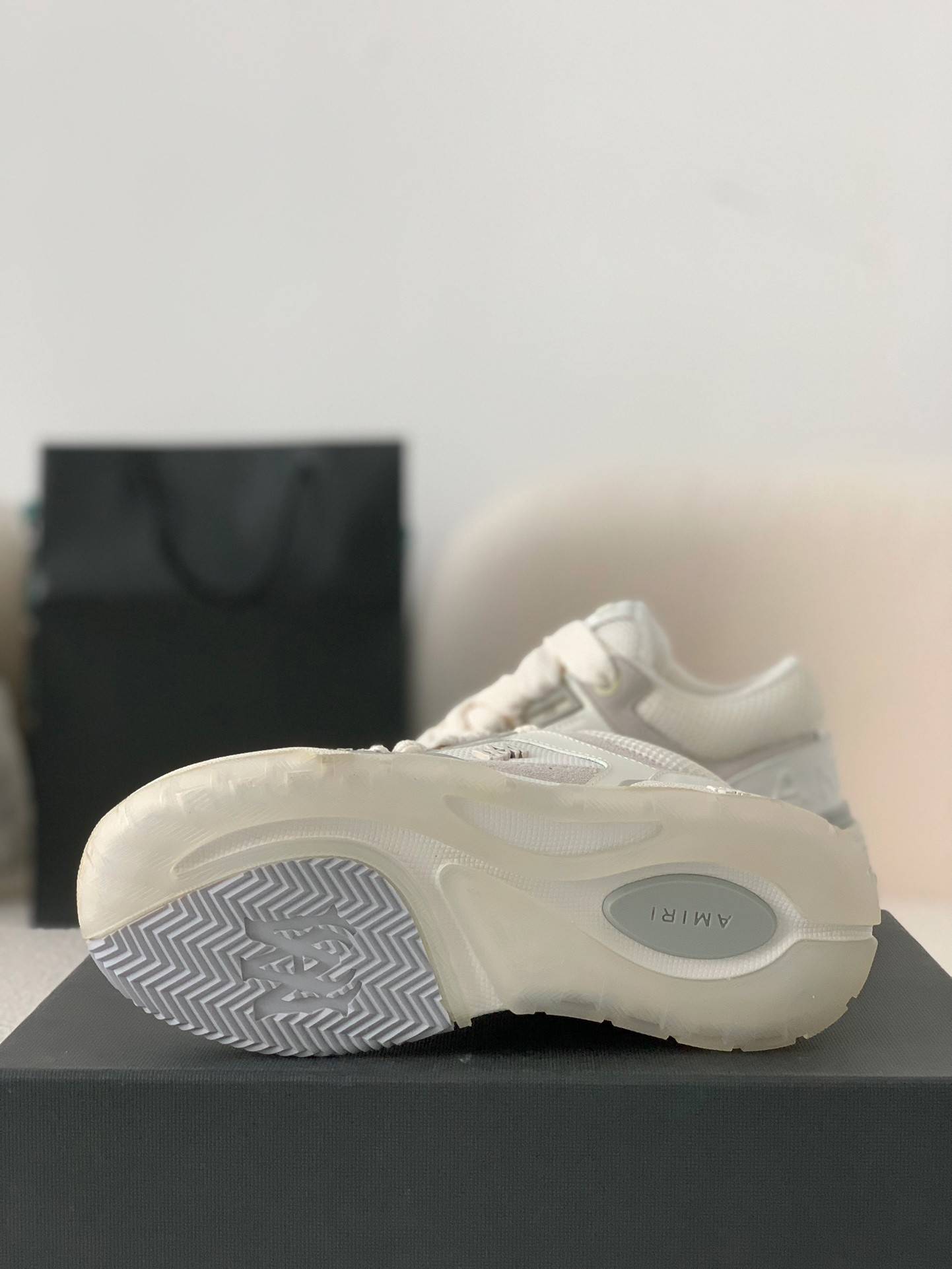 A*RI Sneakers