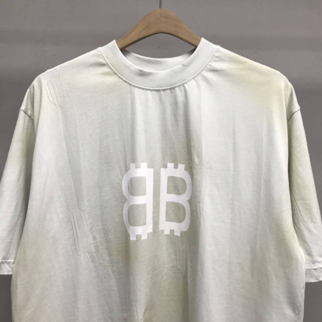 Ba1en*iaga BB Industrial Cement Painted T-Shirt