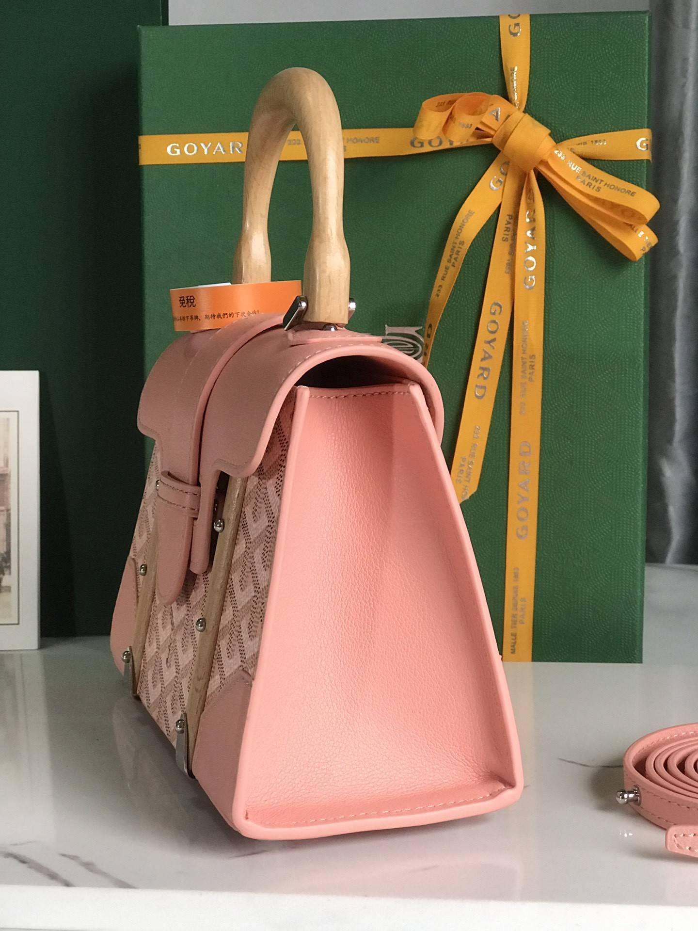 G09ard Saigon mini bag, top quality!   Size: 21*14*8.5cm