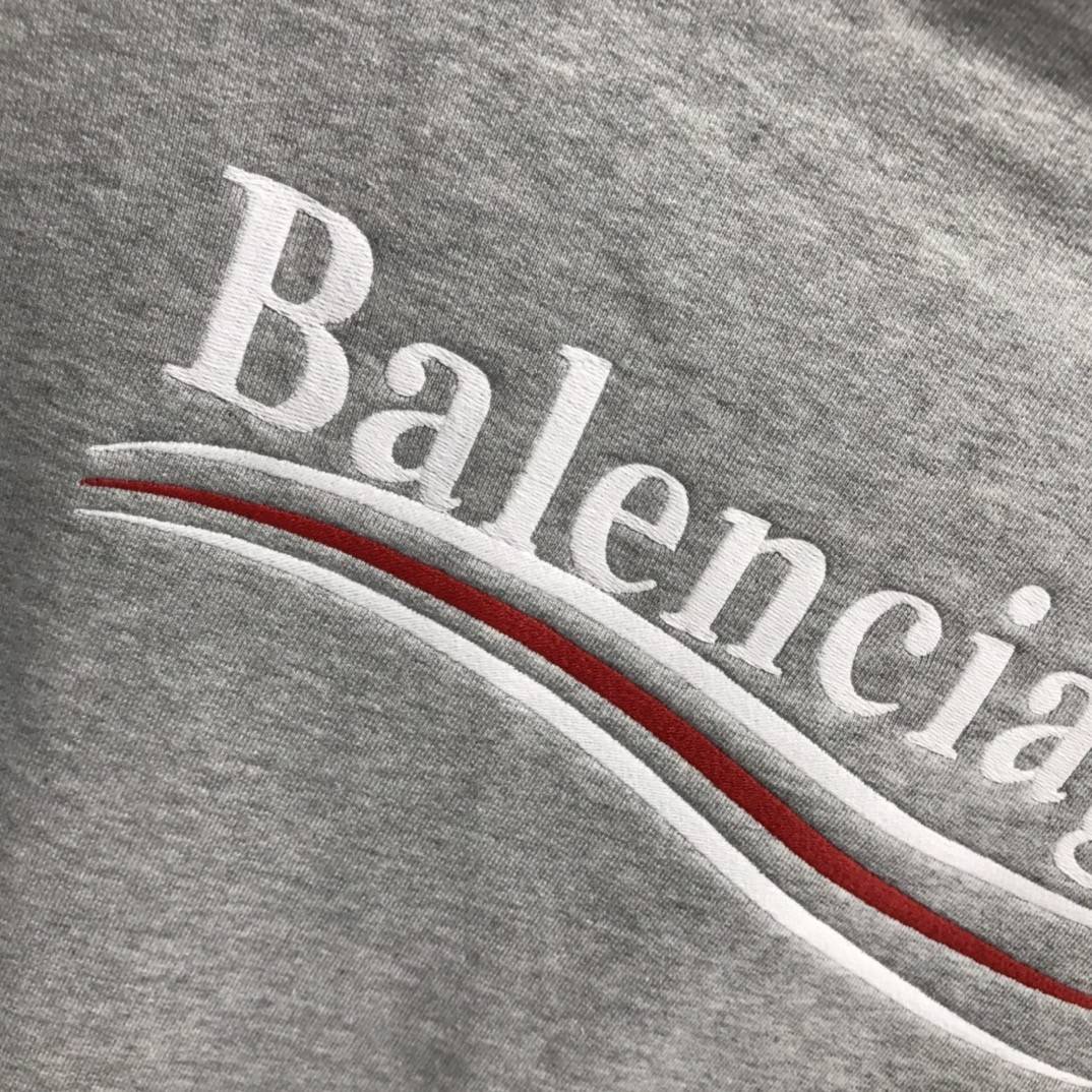 Ba1en*iaga Cola crew neck sweatshirt