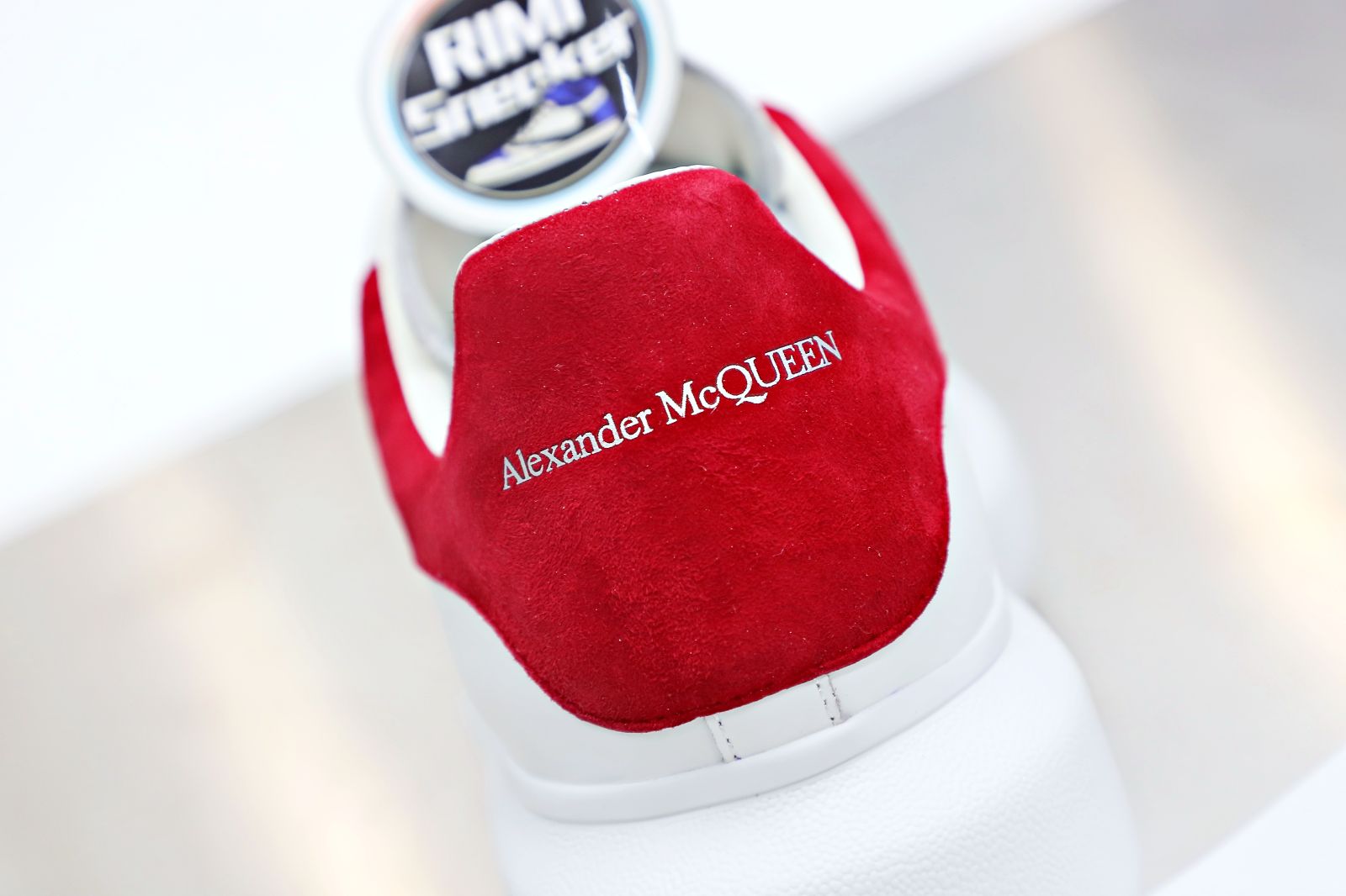 ALXNDER MC Mcqv*en WHITE SMOOTH CALF LEATHER RED SUEDE