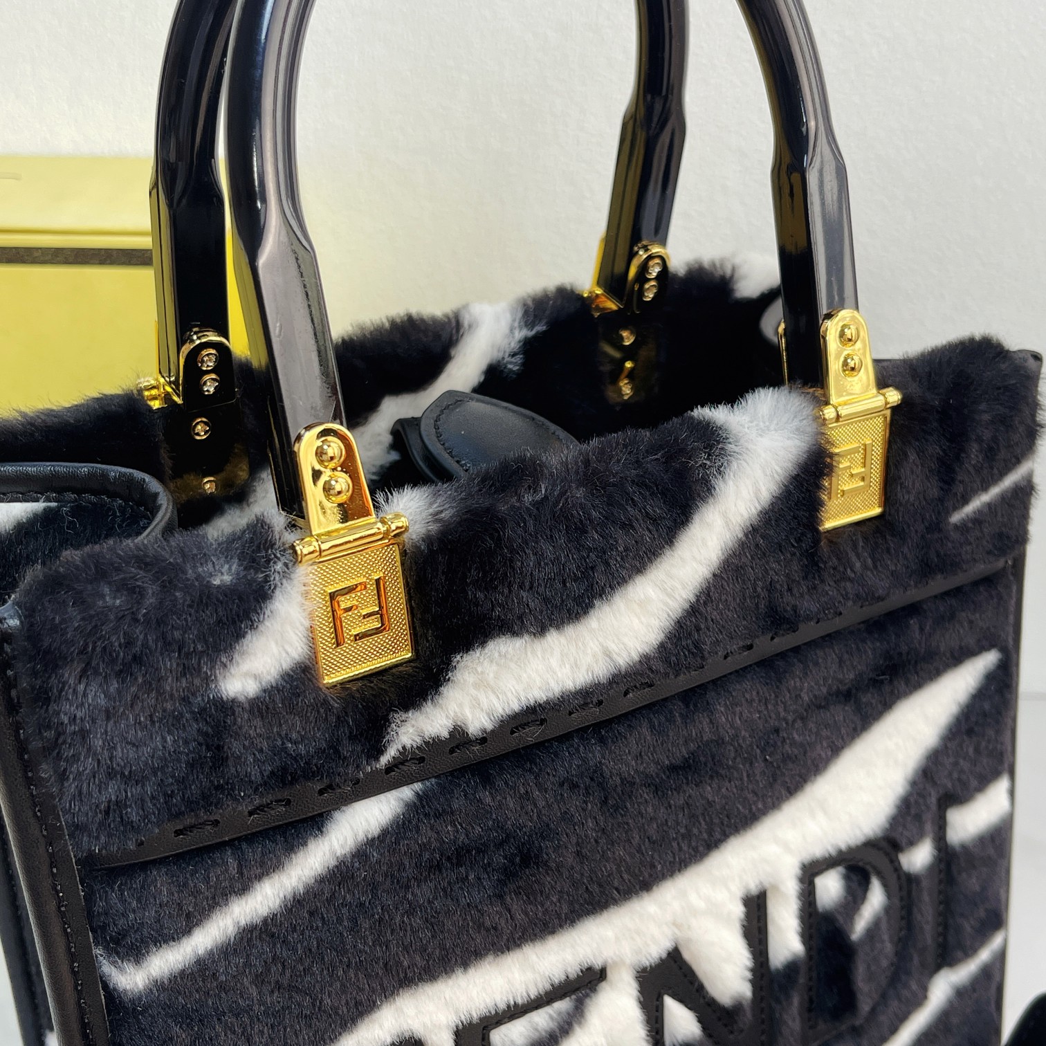 F**di Tote Bag "Sunshine Tote Bag" Model: 8836 Black and White Pattern Size 23ⅹ22cm