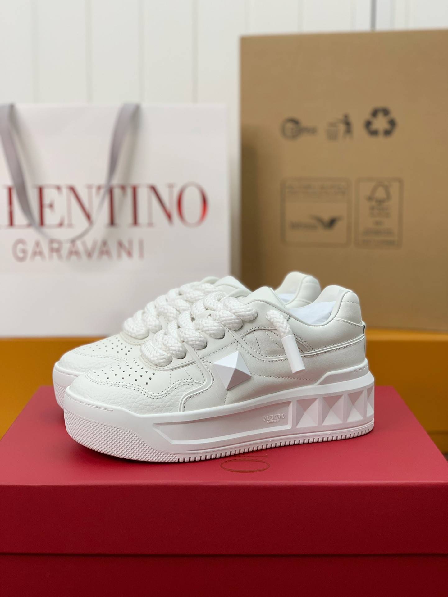 Va1e*ntin0 one stud sneakers