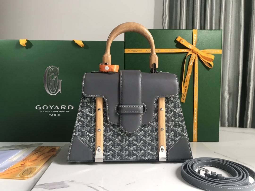 G09ard Saigon PM small bag, top quality!   Size: 28 * 20 * 12cm