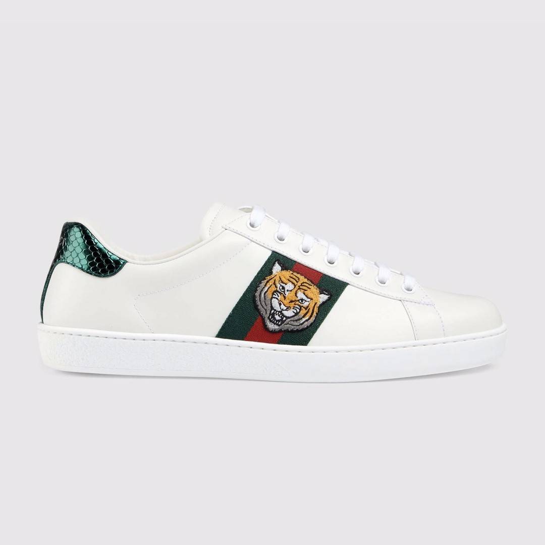 GU*Isneakers S*pport chip phone sensing