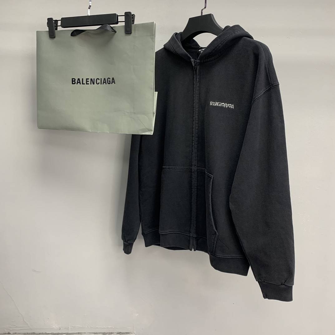 Ba1en*iaga embroidered sweatshirt