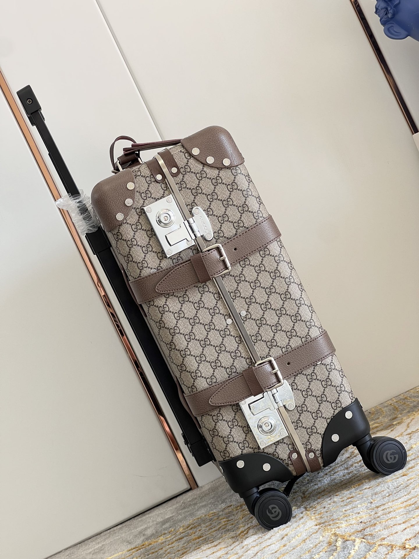 Gvc*1 suitcase/trolley case F901 retro size 20 inches
