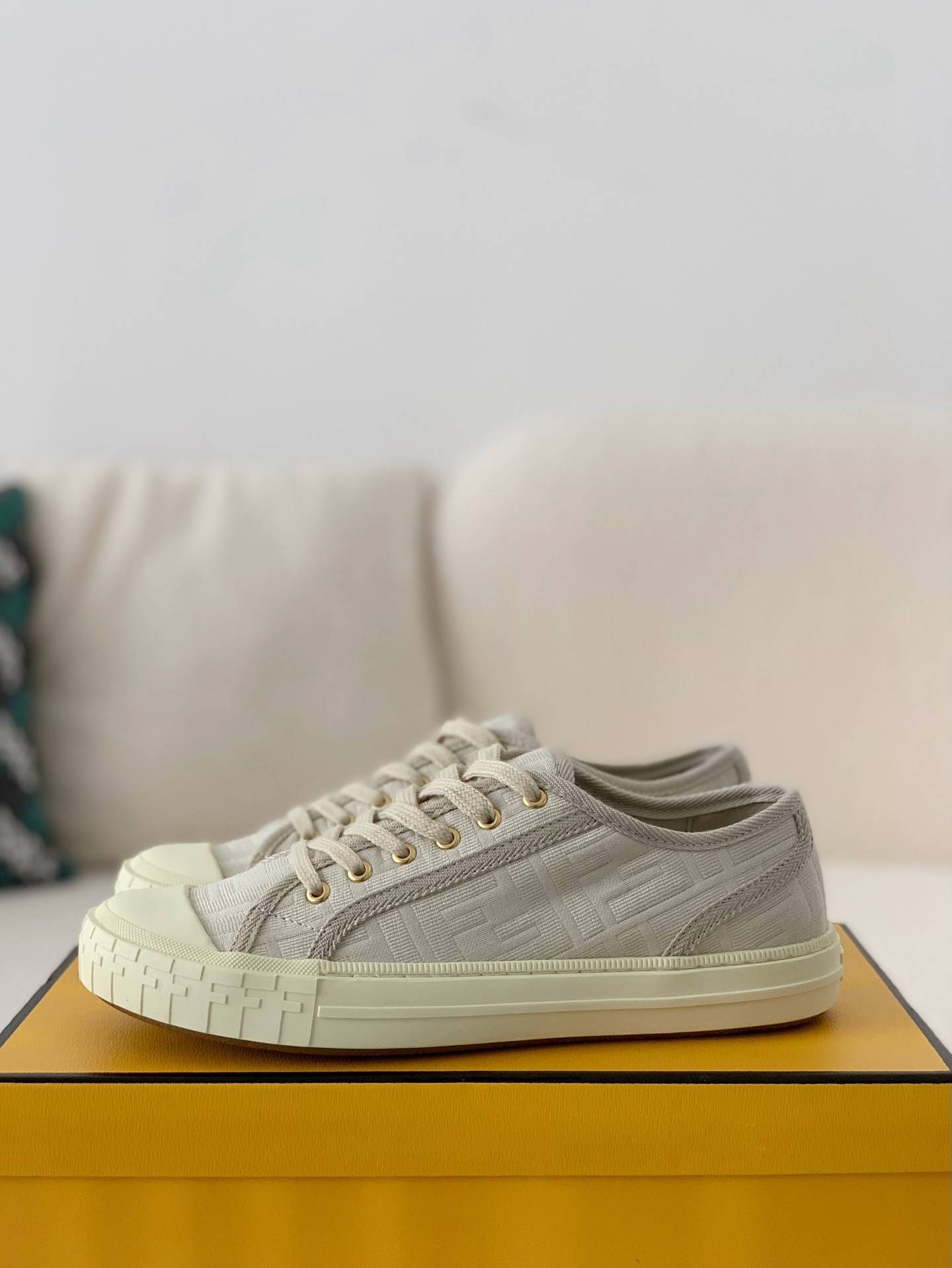 F**di Canvas shoe Sneakers