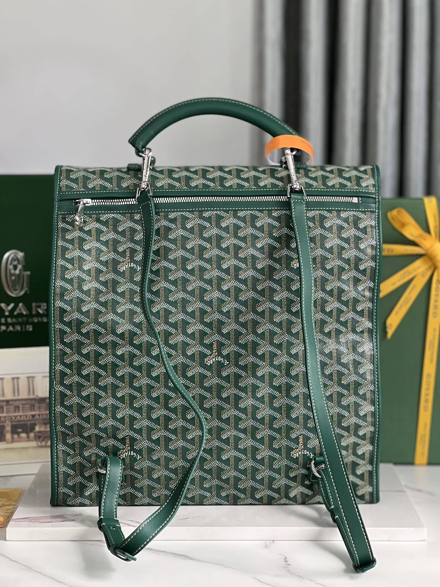 G09ard Limited Edition Bucket Saint Leger Folding Backpack  Size: 33 * 35 * 16cm
