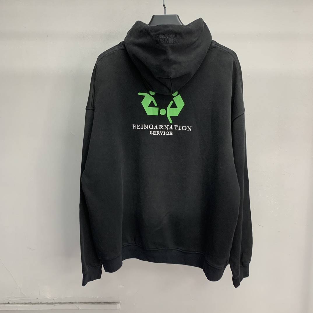 Ba1en*iaga lettered washed sweatshirt