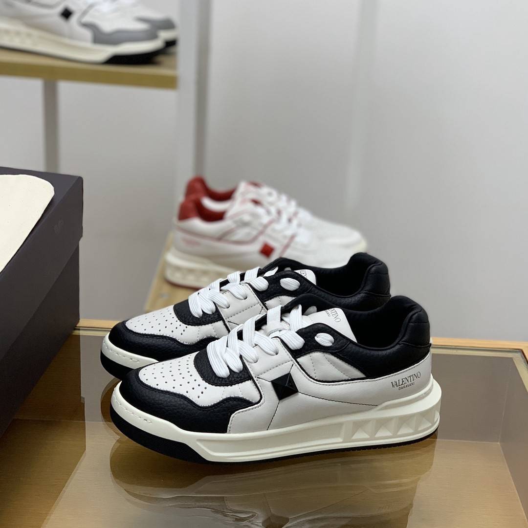 Va1e*ntin0 sneakers