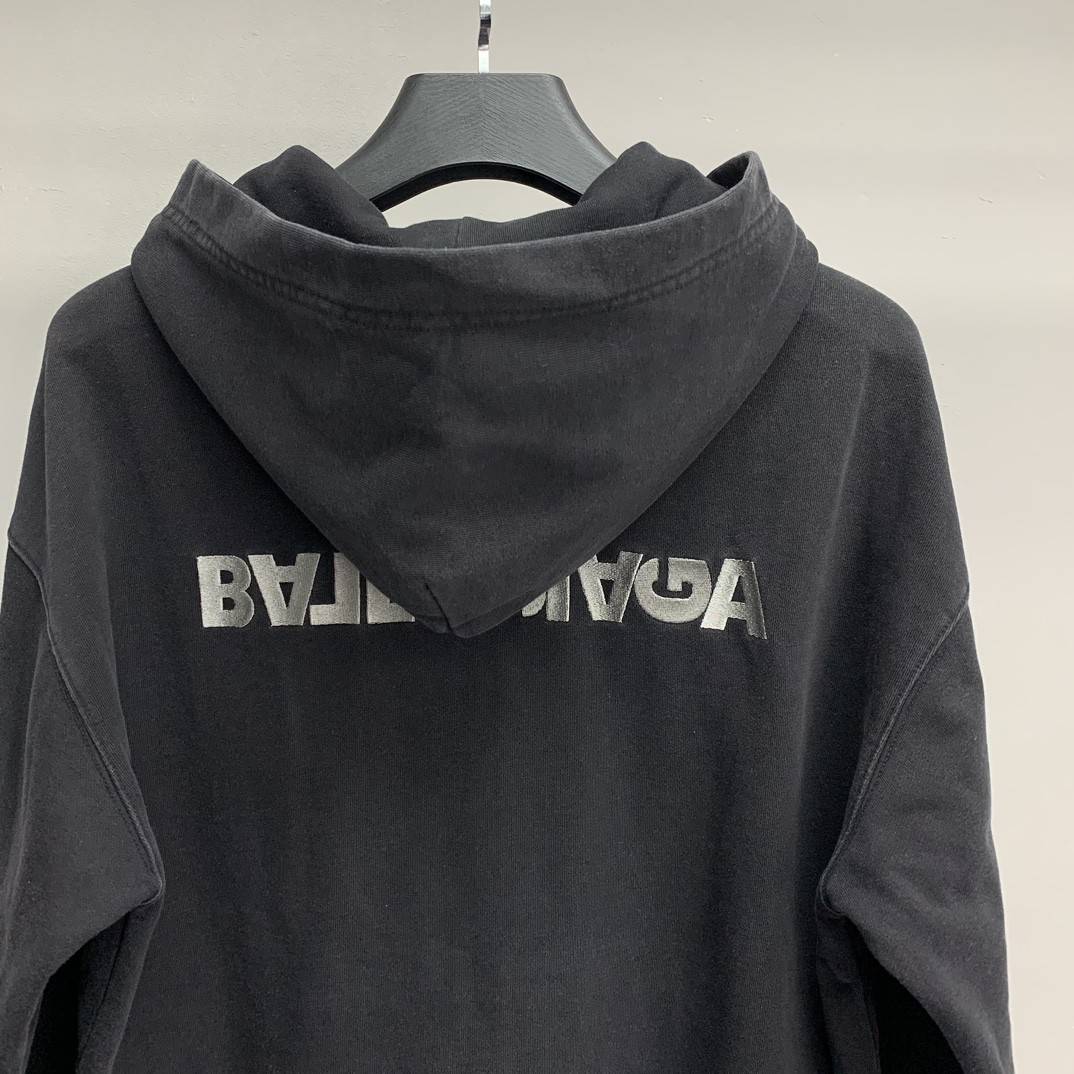 Ba1en*iaga embroidered sweatshirt