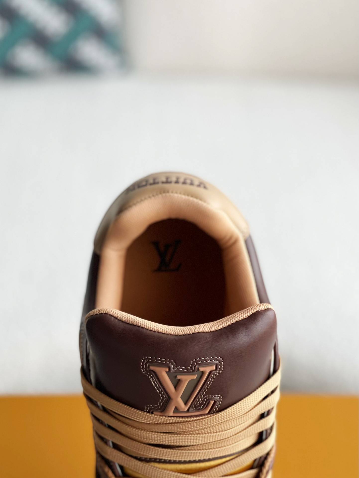L*V TRAINER SNEAKERS