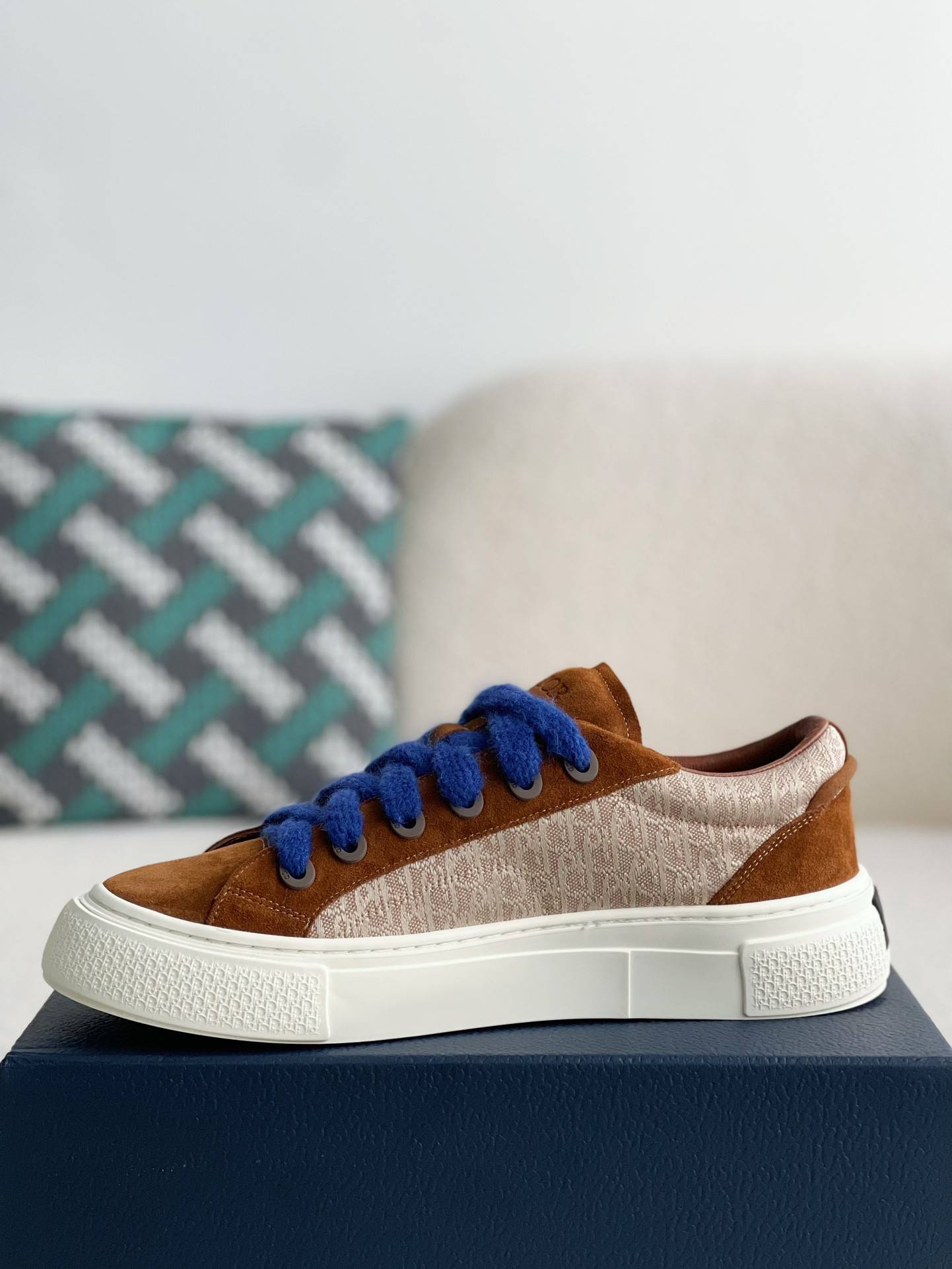 D*OR New B33 Sneaker