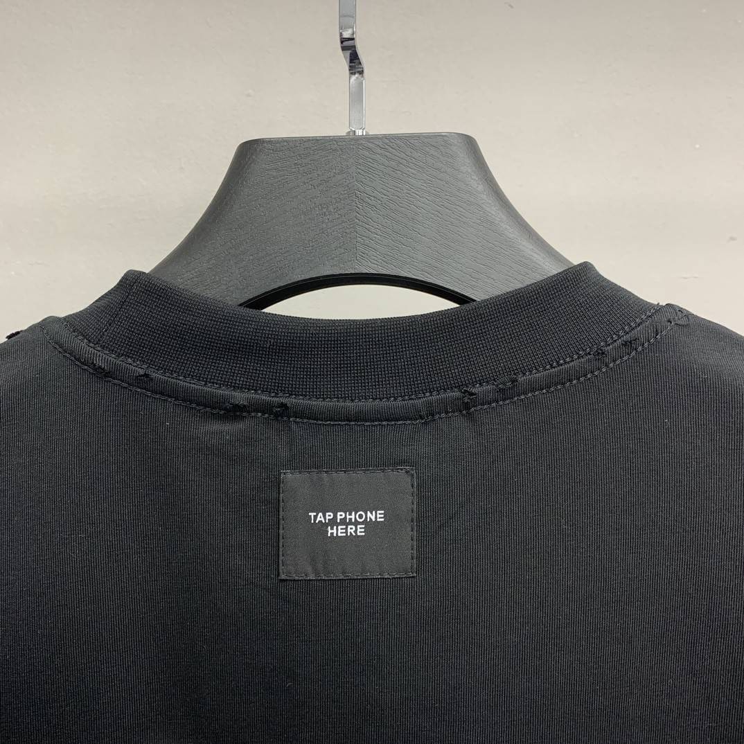 Ba1en*iaga inverted V T-shirt