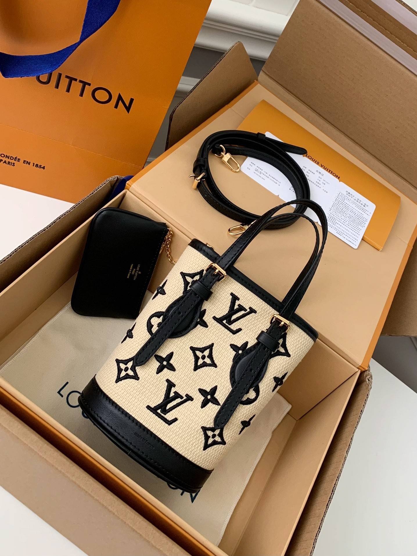 L*V New Lafite Cotton Embroidered NANO BUCKET Handbag M82418 Size: 13 * 17 * 9cm