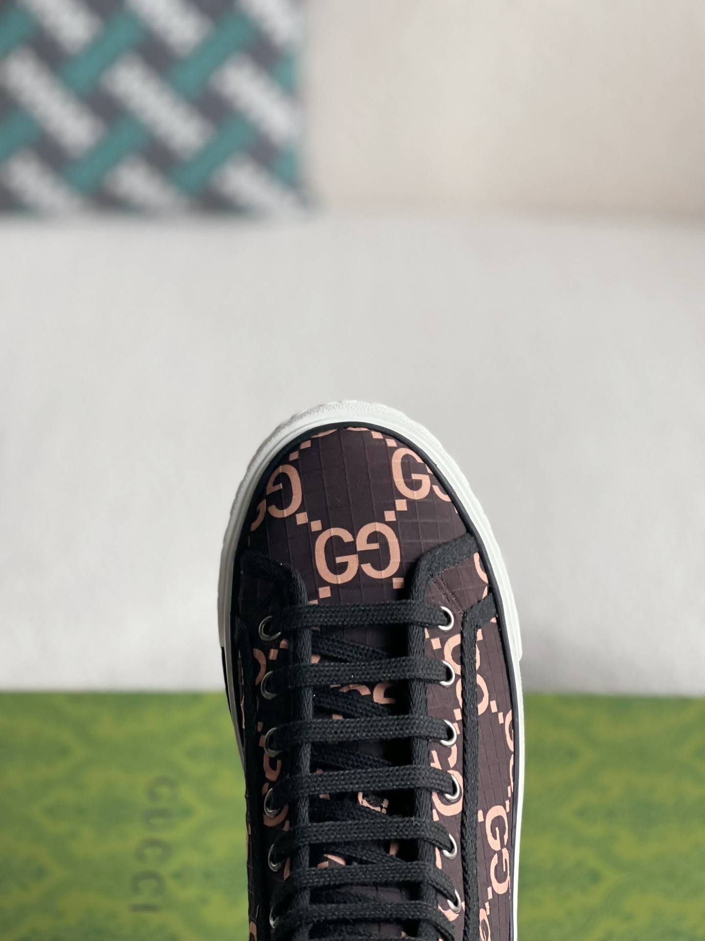 GU*IHigh-top shoes