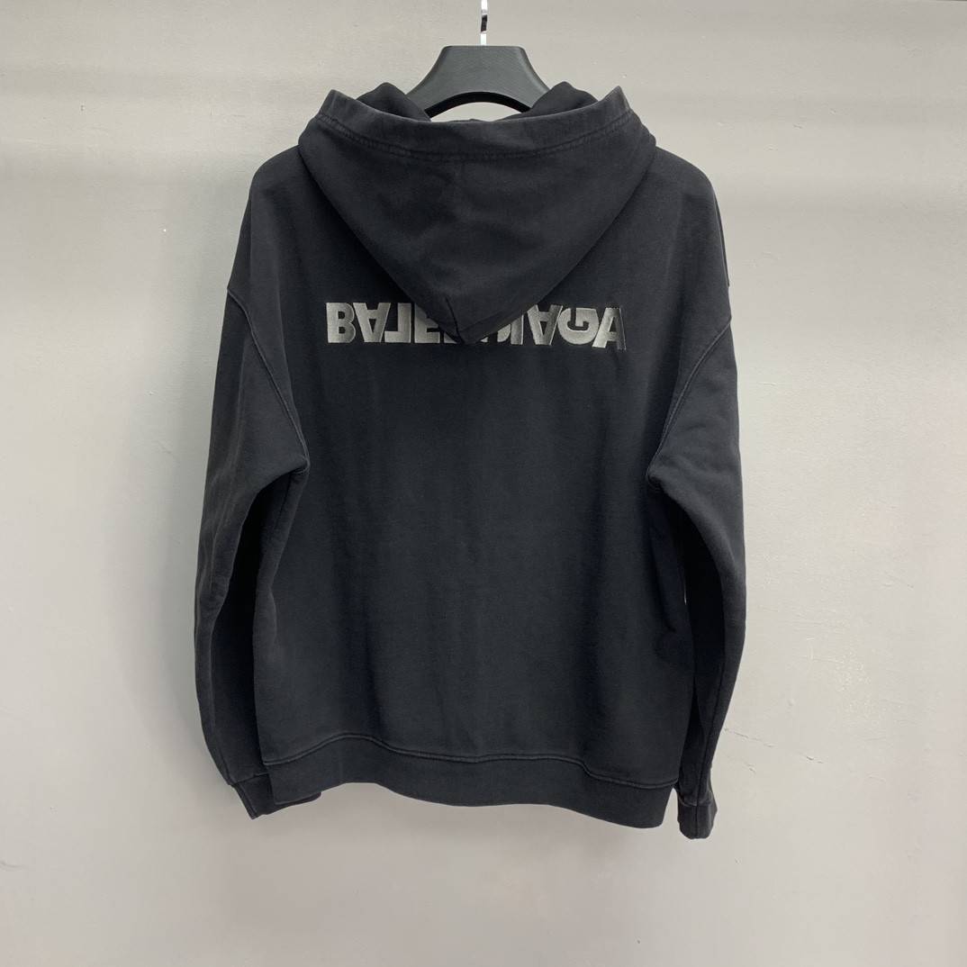 Ba1en*iaga embroidered sweatshirt