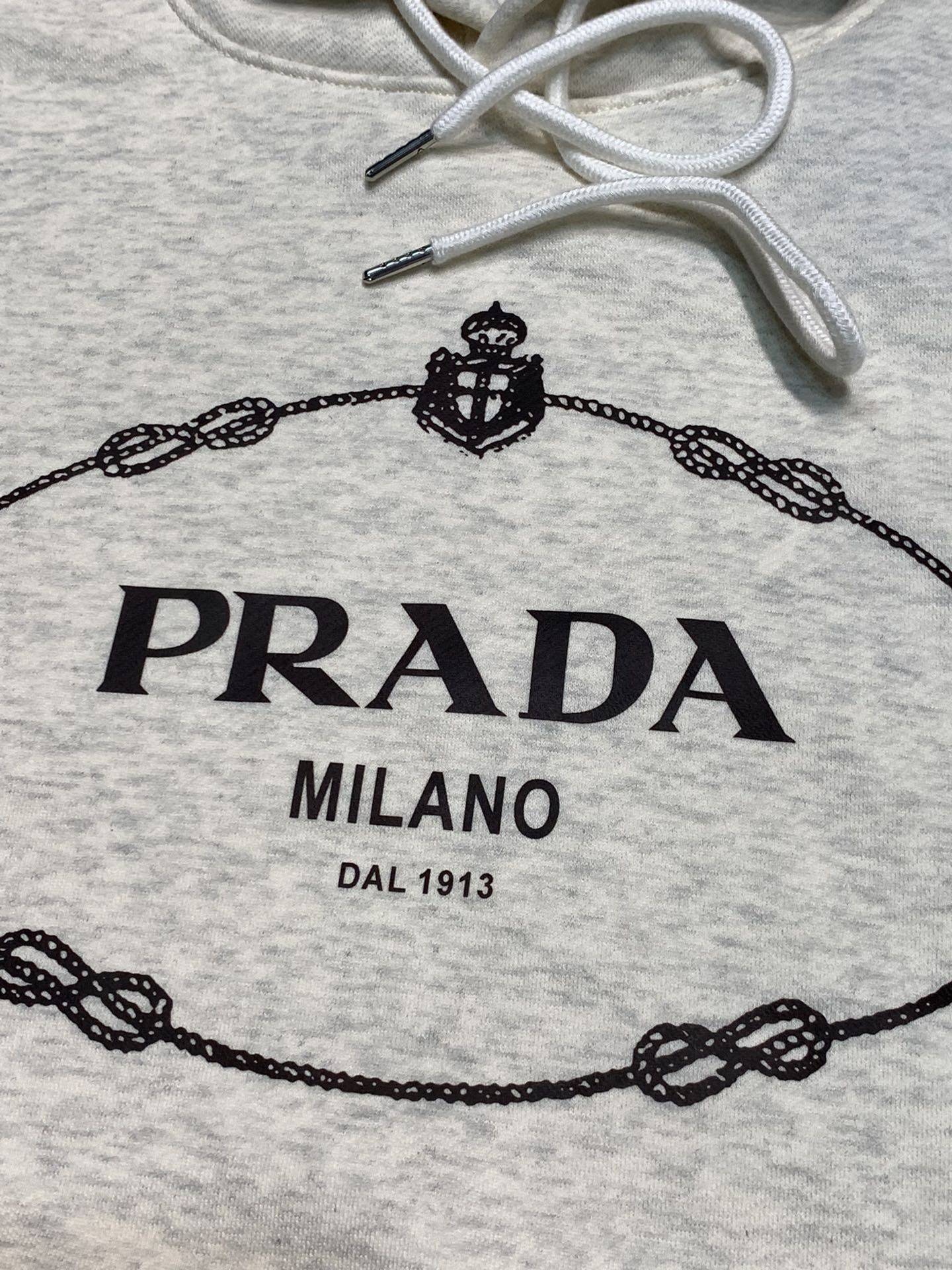 Pra*a fleece hooded sweatshirt