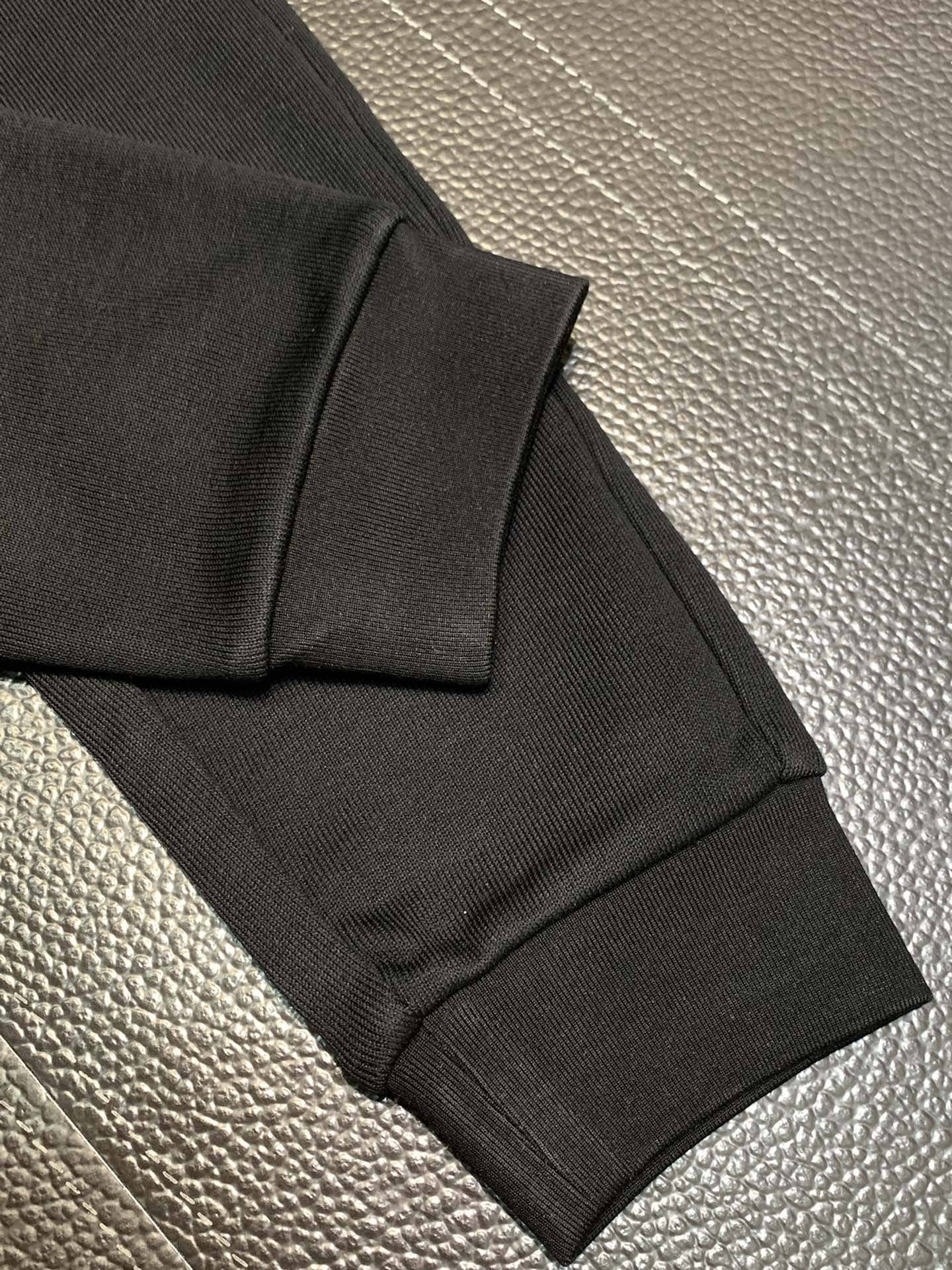 Pra*a Casual trousers