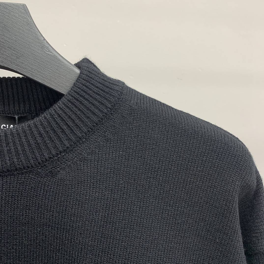 Ba1en*iaga BLCG armband sweater